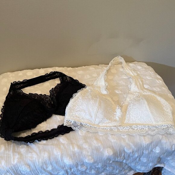EUC Gilly Hicks Bralettes, Small - Picture 2 of 12